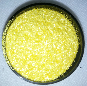 Cirra Pooh Yellow – Fine flakes of Yellow Glitter